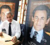 Disponible en rayons depuis quelques jours avec son document témoignage, Nicolas Sarkozy a d'ailleurs organisé une séance de dédicaces.
Nicolas Sarkozy dédicace son livre "Le temps des Combats" à la Librairie du Marché à Deauville, le 1er septembre 2023. © Denis Guignebourg/Bestimage