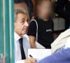 Nicolas Sarkozy est de retour en librairie avec son livre "Le temps des combats".
Nicolas Sarkozy dédicace son livre "Le temps des Combats" à la Librairie du Marché à Deauville, le 1er septembre 2023. © Denis Guignebourg/Bestimage