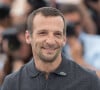 Il a été éjecté du deux-roues qu'il conduisait seul et a violemment chuté au sol.
Mathieu Kassovitz au photocall du film "Happy End" lors du 70ème Festival International du Film de Cannes, France, le 22 mai 2017. © Borde-Jacovides-Moreau/Bestimage 
