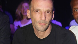 Mathieu Kassovitz opéré et dans un "coma artificiel" après son grave accident de moto : son entourage donne des nouvelles