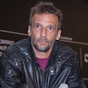 Il était venu prendre des cours de perfectionnement de conduite à moto à l'autodrome de Linas-Monthléry (Essonne)
Mathieu Kassovitz participe au festival "Il Cinema in Piazza" à Rome. A cette occasion, le réalisateur et acteur français a raconté la genèse du film à succès "La Haine", qui l'a fait connaître en 1995. Rome. Le 28 juillet 2019. 