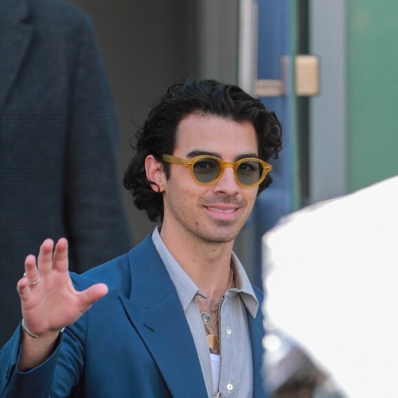 Les Jonas Brothers (Nick, Kevin et Joe) et leurs femmes (Sophie Turner, Daniella Turner et Priyanka Chopra, arrivent au restaurant "Craig's" à Los Angeles après avoir reçu leur étoiles sur le Hollywood Boulevard Walk of Fame. Los Angeles, le 30 janvier 2023. 