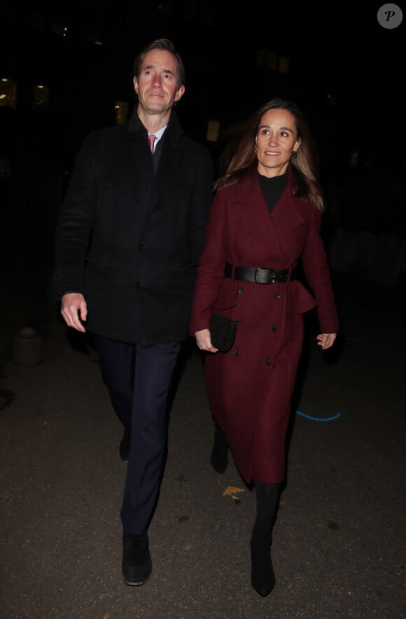 Plus de dix ans plus tard, l'épouse de James Matthew est toujours au top
Pippa Middleton et son mari James Matthew à la sortie d'un concert à l'église St-Luke à Londres, le 1er décembre 2022.