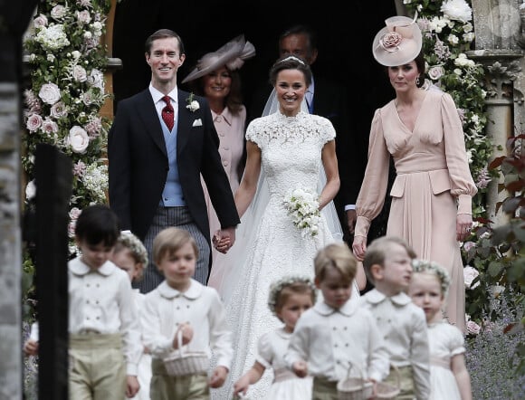 Pippa Middleton, son mari James Matthews et Catherine (Kate) Middleton, duchesse de Cambridge - Mariage de P. Middleton et J. Matthew, en l'église St Mark Englefield, Berkshire, Royaume Uni, le 20 mai 2017.