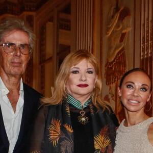 Exclusif - Dominique Desseigne et sa compagne Alexandra Cardinale, Catherine Jacob - Cérémonie de remise des insignes de Commandeur des Arts et des Lettres à Catherine Jacob au Ministère de la Culture à Paris le 5 septembre 2023. Actrice populaire, Catherine Jacob fut élevée au grade de commandeure de l'ordre des Arts et Lettres en 2019 par le ministre Franck Riester. En raison des épisodes du Covid 19, la cérémonie n'avait pu avoir lieu. Cet oubli est réparé en ce mardi 5 septembre 2023 au Ministère de la culture par la ministre de la culture Rima Abdul-Malak. Ami de Catherine Jacob, Gilles Muzas, ancien conseiller politique et président d'une agence de conseil a réunit autour d'elle ses amis du monde du spectacle et de la culture. © Christophe Clovis / Bestimage 