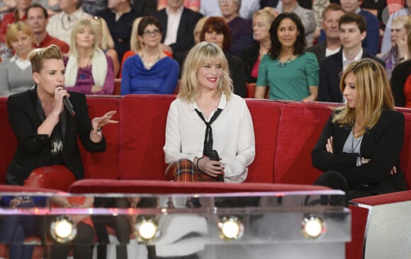 Marie-Amélie Seigner, Emmanuelle Seigner et Mathilde Seigner - Enregistrement de l'émission "Vivement Dimanche" à Paris le 13 mai 2014. L'émission sera diffusée le 18 mai 2014