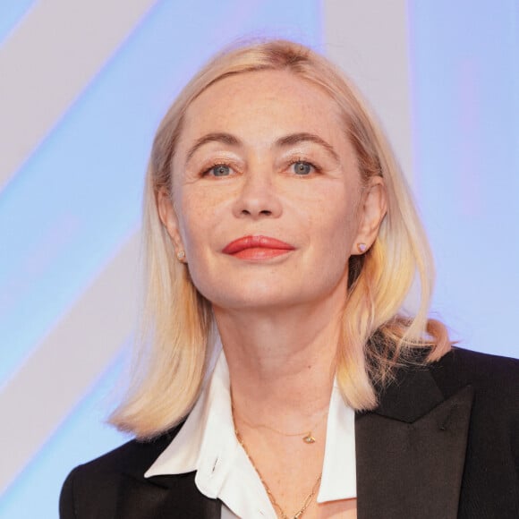 Emmanuelle Béart a co-réalisé le documentaire intitulé Un silence si bruyant
Info - Emmanuelle Béart révèle avoir été victime d'inceste pendant quatre ans au cours de son adolescence - Emmanuelle Beart lors de la cérémonie de clôture de Series Mania 2023 à Lille, France. 