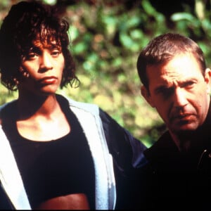 Aux côtés de Kevin Costner.
Archives - Whitney Houston et Kevin Costner dans le film "Bodyguard"