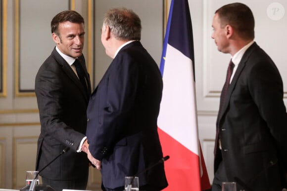 Le président français Emmanuel Macron, Francois Bayrou et le ministre du travail, Olivier Dussopt lors de la troisième session plénière du Conseil national de la refondation (CNR), au palais de l'Elysée, Paris, France, le 7 septembre 2023. © Stéphane Lemouton / Bestimage