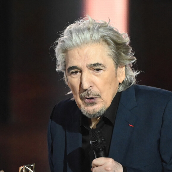 Calogero et Serge Lama (Victoire d'honneur) lors de la 38ème cérémonie des Victoires de la musique à la Seine musicale de Boulogne-Billancourt, France, le 10 février 2023. © Coadic Guirec/Bestimage