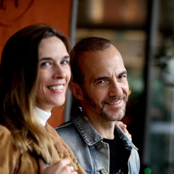 Calogero et sa compagne Marie Bastide au village des internationaux de tennis de Roland Garros le jour de la finale homme Nadal / Djokovic à Paris le 11 octobre 2020. © Dominique Jacovides / Bestimage