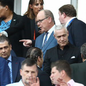 Le prince Albert II de Monaco dans les tribunes lors du match d'ouverture de la Coupe du Monde de Rugby France 2023 avant le match de la Poule A entre la France et la Nouvelle-Zélande au Stade de France à Saint-Denis le 8 septembre 2023. 