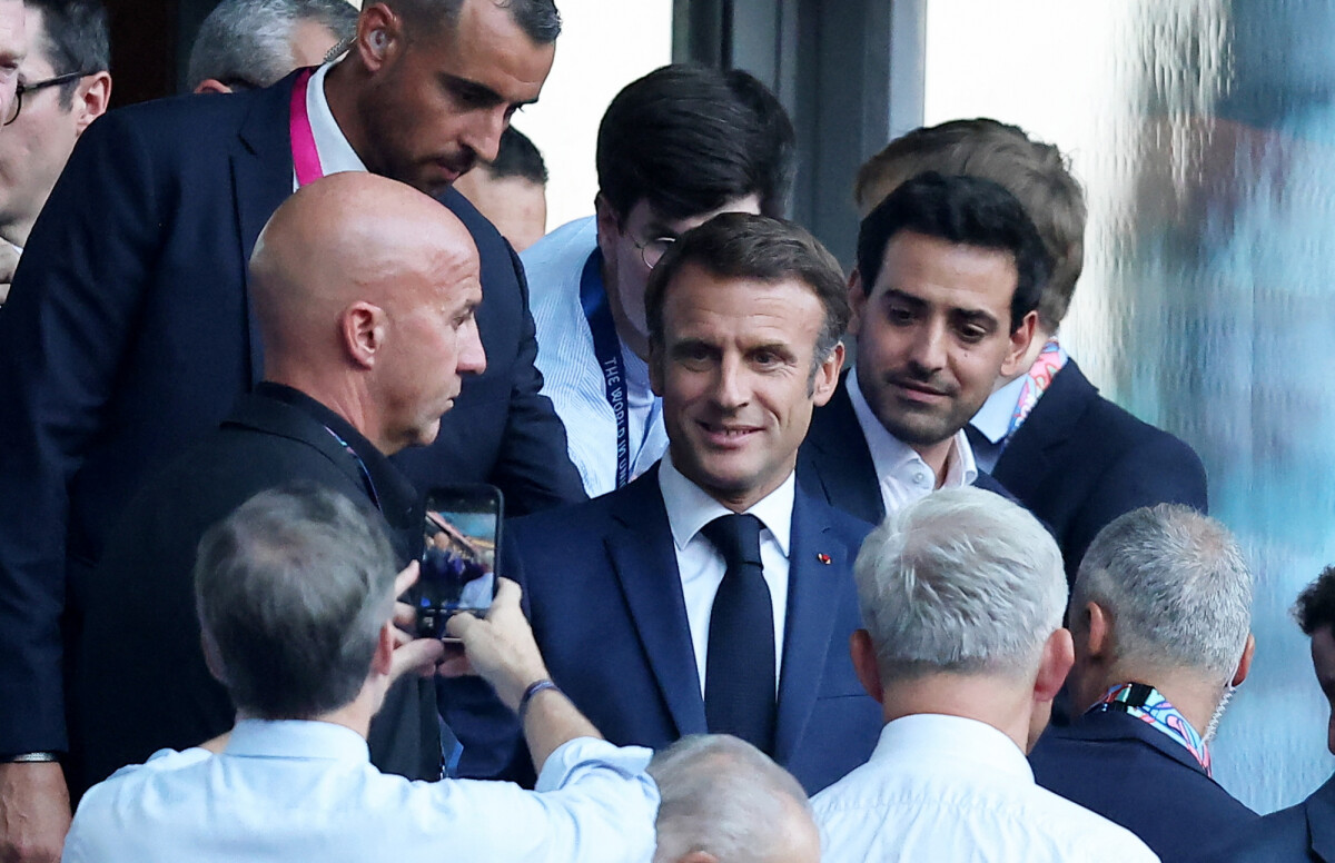 Photo : Emmanuel Macron - People dans les tribunes lord du match d ...
