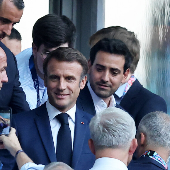Emmanuel Macron - People dans les tribunes lord du match d'ouverture de la Coupe du Monde de Rugby France 2023 avant le match de la Poule A entre la France et la Nouvelle-Zélande au Stade de France à Saint-Denis le 8 septembre 2023. © Dominique Jacovides/Bestimage 