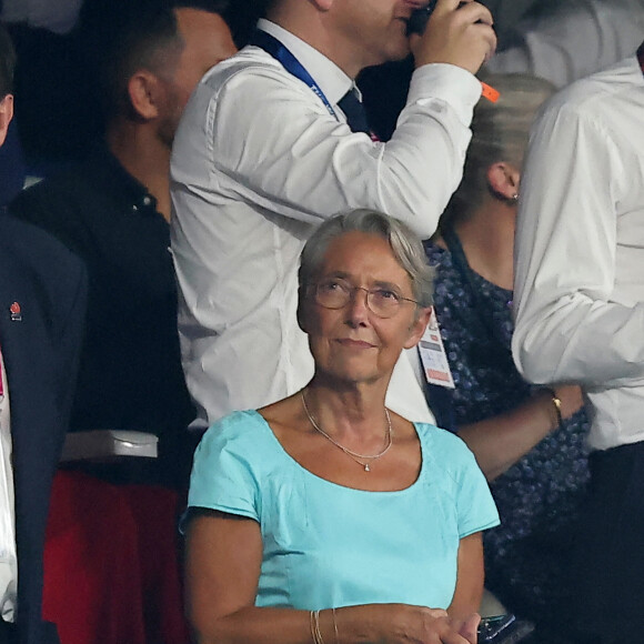 Elisabeth Borne - People dans les tribunes lord du match d'ouverture de la Coupe du Monde de Rugby France 2023 avant le match de la Poule A entre la France et la Nouvelle-Zélande au Stade de France à Saint-Denis le 8 septembre 2023. © Dominique Jacovides/Bestimage 
