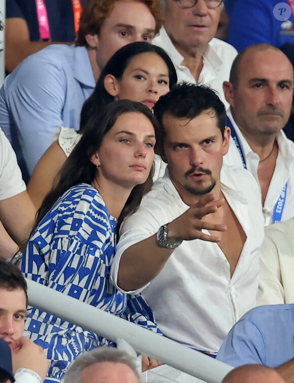 Juan Arbelaez et une amie - People dans les tribunes lord du match d'ouverture de la Coupe du Monde de Rugby France 2023 avant le match de la Poule A entre la France et la Nouvelle-Zélande au Stade de France à Saint-Denis le 8 septembre 2023. © Dominique Jacovides/Bestimage 