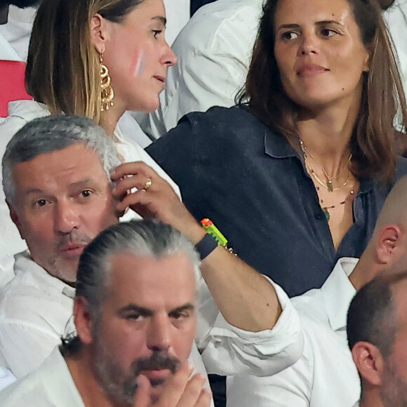 Laure Manaudou - People dans les tribunes lord du match d'ouverture de la Coupe du Monde de Rugby France 2023 avant le match de la Poule A entre la France et la Nouvelle-Zélande au Stade de France à Saint-Denis le 8 septembre 2023. © Dominique Jacovides/Bestimage 