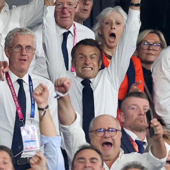 Emmanuel Macron - People dans les tribunes lord du match d'ouverture de la Coupe du Monde de Rugby France 2023 avant le match de la Poule A entre la France et la Nouvelle-Zélande au Stade de France à Saint-Denis le 8 septembre 2023. © Dominique Jacovides/Bestimage 