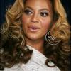 Beyoncé Knowles inaugure un centre de cosmétologie à NYC (5 mars 2010)