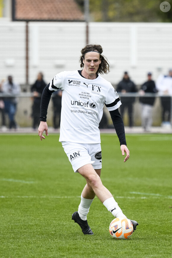 Paul de Saint Sernin lors du match de football caritatif pour l'UNICEF opposant la Team Unicef face à la Team Bourg-en-Bresse au stade Jean Laville à Bourg-en-Bresse, France, le 10 avril 2023. L'UNICEF a récolté 10 000€ devant plus de 4000 spectateurs.© Pierre Perusseau/Bestimage