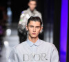 Depuis 5 ans, il se dévoile dans les défilés des plus grands couturiers
Nikolai de Danemark lors du défilé de mode Homme automne-hiver 2020/2021 "Dior Homme" à Paris. Le 17 janvier 2020 