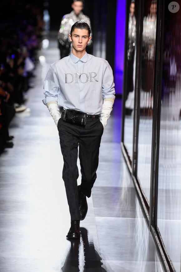 Depuis 5 ans, il se dévoile dans les défilés des plus grands couturiers
Nikolai de Danemark lors du défilé de mode Homme automne-hiver 2020/2021 "Dior Homme" à Paris. Le 17 janvier 2020 