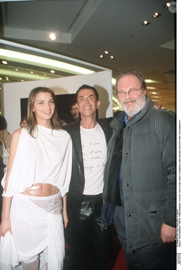 Mike Marshall, sa fille Sarah Marshall et le styliste Jean-Claude Jitrois en 2001