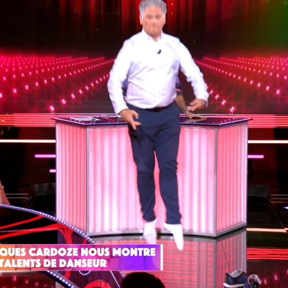 Jacques Cardoze bluffe les chroniqueurs de "TPMP" avec ses talents de danseur.