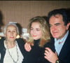 Guy Béart et Geneviève Galea, parents d'Emmanuelle Béart, avec Emmanuelle Béart et sa grand-mère en 1988
