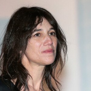 Et qui ferait criser de nombreux parents aujourd'hui
Charlotte Gainsbourg à la première du film "La Vie pour de vrai" à Lille, France, le 1er avril 2023. © Stéphane Vansteenkiste/Bestimage 