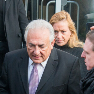 Dominique Strauss Kahn quitte accompagné de Anne Hommel son hôtel à Lille pour se rendre au tribunal, dans le cadre du procès de proxénétisme aggravé dit de "l'affaire du Carlton". Le 18 février 2015 