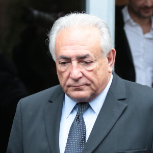 Dominique Strauss-Kahn quitte l'hôtel Alliance et se rend au tribunal correctionnel de Lille le 11 février 2015. Treize personnes, dont Dominique Strauss-Kahn, sont renvoyées devant le tribunal correctionnel de Lille pour proxénétisme aggravé en réunion. 