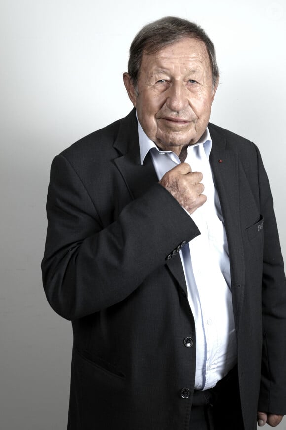 Guy Roux dévoile le montant de sa retraite
Portrait de Guy Roux lors de l'enregistrement de l'émission "Chez Jordan de Luxe" à Paris. © Cédric Perrin / Bestimage