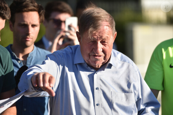 Guy Roux, coach de l ‘équipe des Parlementaires lors du match de football caritatif au profit du Centre national de la recherche scientifique (CNRS) pour la lutte contre le réchauffement climatique opposant le Variétés Club de France contre l'équipe de France des Parlementaires, au Stade de La Muette à Paris , France, le 11 septembre 2019. Le Variété Club de France a gagné 15-0. © Giancarlo Gorassini/Bestimage