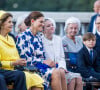 La reine Silvia était accompagnée de ses filles.
La reine Silvia de Suède, La princesse Victoria de Suède, Le prince Daniel de Suède, La princesse Estelle, Le prince Oscar, lors du concert de la ville de Stockholm à Lejonbacken dans le cadre des célébrations du jubilé du roi Carl XVI Gustav de Suède (50ème anniversaire de l'accession au trône du roi) à Stockholm, Suède