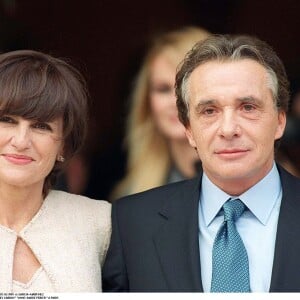 Michel Sardou et Anne-Marie Périer se marient à Neuilly Sur Seine.