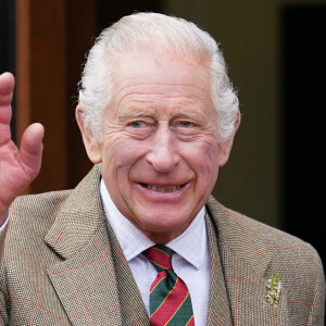 Le roi Charles III d'Angleterre, lors de la visite du centre de jour Kinross, Royaume Uni, le 15 septembre 2023.