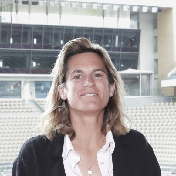 Exclusif - Amélie Mauresmo, la directrice du tournoi de Roland Garros, en marge de la présentation de l'Open de France 2023 au Stade de Roland Garros à Paris, France, le 21 avril 2023. Le tournoi de tennis de l'Open de France aura lieu du 28 mai au 11 juin 2023. © Jack Tribeca/Bestimage