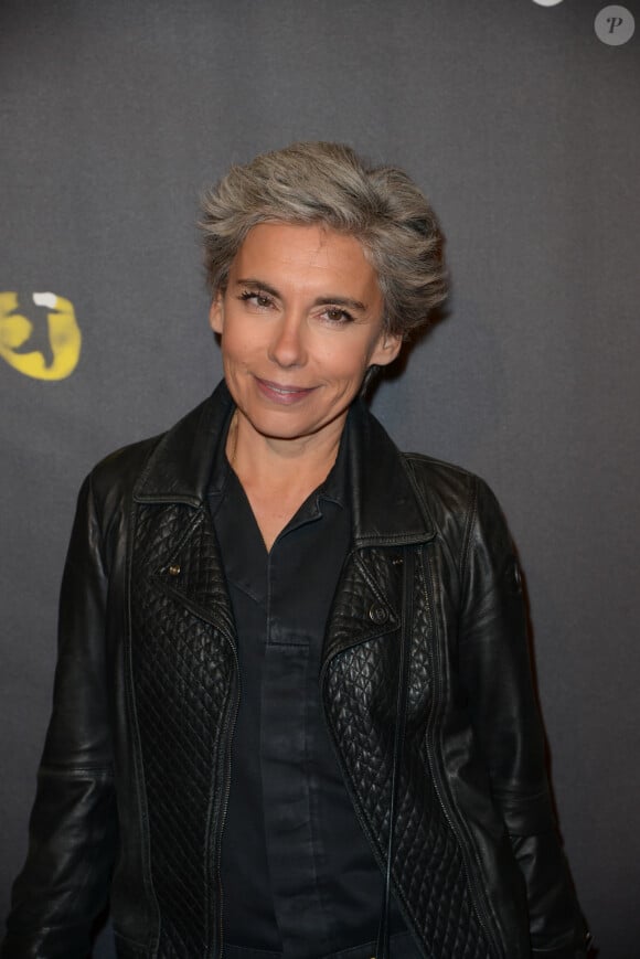 Elisabeth Quin perd progressivement la vue à cause de cette maladie
Elisabeth Quin - Première de la comédie musicale "Cats" au théâtre Mogador à Paris, le 1er octobre 2015.