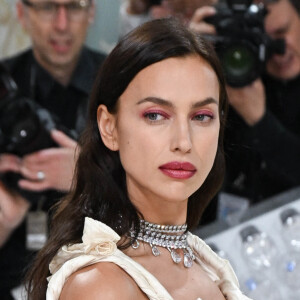 Irina Shayk est au coeur d'un scandale.
Irina Shayk - Les célébrités arrivent à la soirée du "MET Gala 2023" à New York.