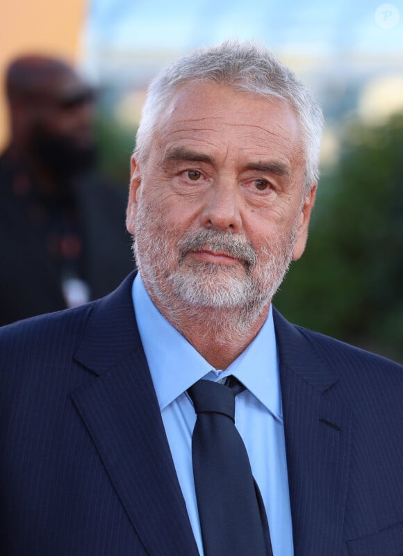 Luc Besson à la première du film "Dogman" lors du 49ème Festival du Cinema Americain de Deauville, France, le 2 septembre 2023. © Denis Guignebourg/BestImage 