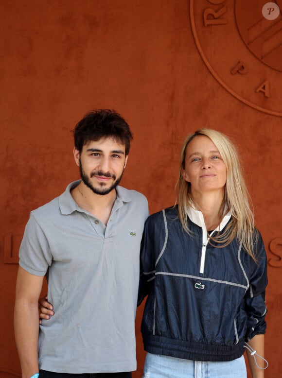 Ben Attal et Jordane Crantelle ont officialisé leur couple en septembre 2022
Ben Attal et sa compagne Jordane Crantelle au village lors des Internationaux de France de Tennis de Roland Garros 2023. Paris
