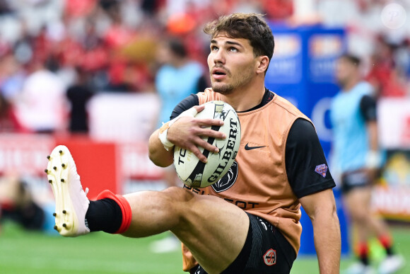 Echauffement - Antoine DUPONT ( 9 - Toulouse ) lors de la finale de rugby Top 14 opposant le Stade Toulousain Rugby (Toulouse) au Stade Rochelais (La Rochelle) au Stade de France à Saint-Denis, Seine Saint-Denis, le 17 juin 2023. Toulouse a gagné 29-26. © Federico Pestellini/Panoramic/Bestimage 