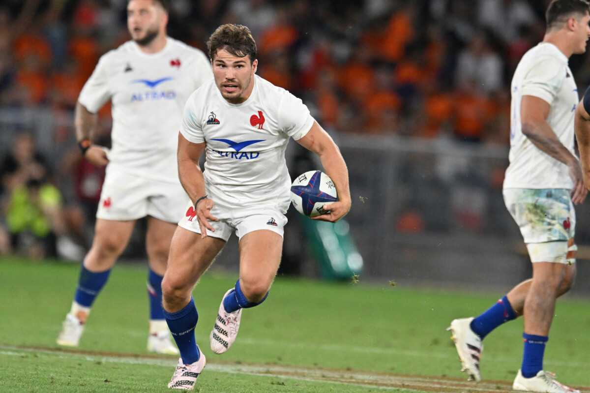 People. Le rugbyman Antoine Dupont en couple avec l'ex-Miss France Iris