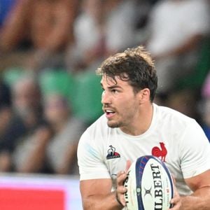 Antoine Dupont (france) - RUGBY : France vs Ecosse (30-27) - Match préparatif pour la coupe du monde 2023 à Saint-Étienne le 12 août 2023. © Frédéric Chambert / Panoramic / Bestimage 