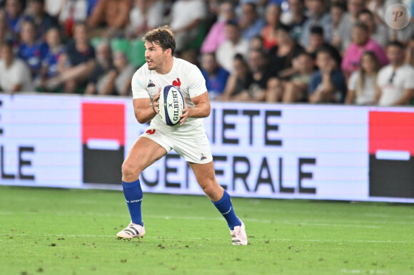 Antoine Dupont (france) - RUGBY : France vs Ecosse (30-27) - Match préparatif pour la coupe du monde 2023 à Saint-Étienne le 12 août 2023. © Frédéric Chambert / Panoramic / Bestimage 