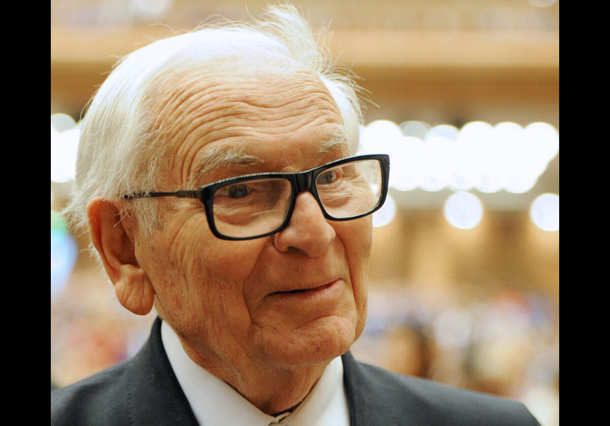 Photo : Portrait de Pierre Cardin. - Purepeople