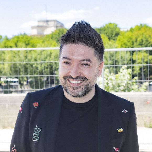 Exclusif - Chris Marques - Festival des Livres et des Artistes organisé par l'association "Lecture pour Tous" engagée dans la lutte contre l'illettrisme au Mail Branly à Paris le2 juillet 2022. © Pierre Perusseau/ Jack Tribeca / Bestimage 