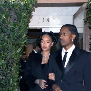 Rihanna et son compagnon A$AP Rocky sont allés dîner après avoir assisté aux Golden Globes à Los Angeles, Californie, Etats-Unis, le 11 janvier 2023.