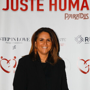 "Merci à Cyril Hanouna, mon ami, d'avoir réagi immédiatement. L'affaire est close."
Exclusif - Valérie Benaïm (marraine de l'association) - Photocall du gala des 10 ans de l'association "Juste Humain" au Paradis Latin à Paris le 04 avril 2023. Slimane et ses amis viendront enchanter la scène du Paradis Latin pour célébrer l'engagement de l'association " Juste Humain " qui oeuvre depuis 10 ans au chevet des enfants et des adolescents hospitalisés. Une occasion unique pour faire connaitre la vocation de l'association et ses nombreuses actions. Les fonds reversés à l'occasion de ce Gala participeront à financer les actions culturelles et artistiques à destination des jeunes patients. Fondée en 2011, l'association soutient les enfants hospitalisés - du nourrisson au jeune adulte - atteints d'un cancer ou d'une pathologie lourde en mettant à leur disposition les bienfaits des arts et de la culture. Juste Humain agit en faveur du bien-être des malades hospitalisés ainsi que de leurs proches. Elle offre aux patients la possibilité de s'éveiller à la pratique artistique, évitant ainsi l'exclusion en tissant des liens humains en dehors de la maladie. Cette action permet aux enfants et aux adolescents de valoriser l'image qu'ils peuvent avoir d'eux-mêmes, la rendre positive à travers l'expérience de la culture. L'association aide ainsi les jeunes patients à s'évader du quotidien, à connaître des expériences souvent inoubliables qui les aident à envisager l'avenir d'une façon plus optimiste. Soutenue par Valérie Benaïm et Slimane, respectivement marraine et parrain de l'association, Juste Humain a également la chance de pouvoir compter sur le soutien de nombreux artistes qui s'investissent en tant que parrains et marraines de coeur. Ils viennent notamment à la rencontre des malades pour partager leur passion et transmettre leur expérience. © Christophe Clovis / Bestimage 